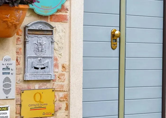 Ca' Del Borgo شقة